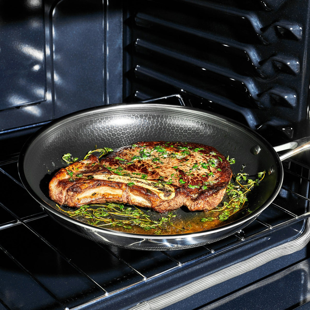 30 cm HexClad Cookware Hybrid Pan with Lid